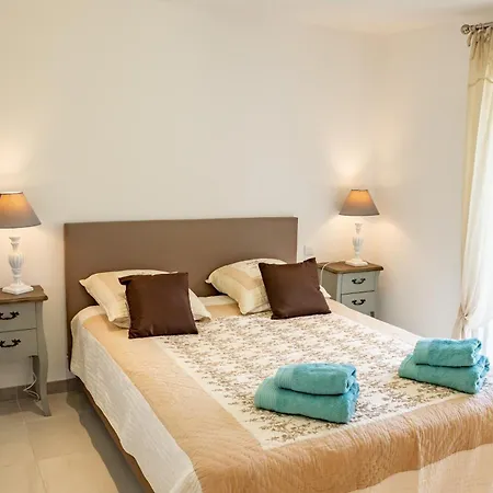 Belle Villa, Proche Des Plages, Piscine, Climatisee *