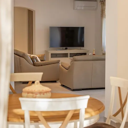 Belle Villa, Proche Des Plages, Piscine, Climatisee * Sainte-Maxime